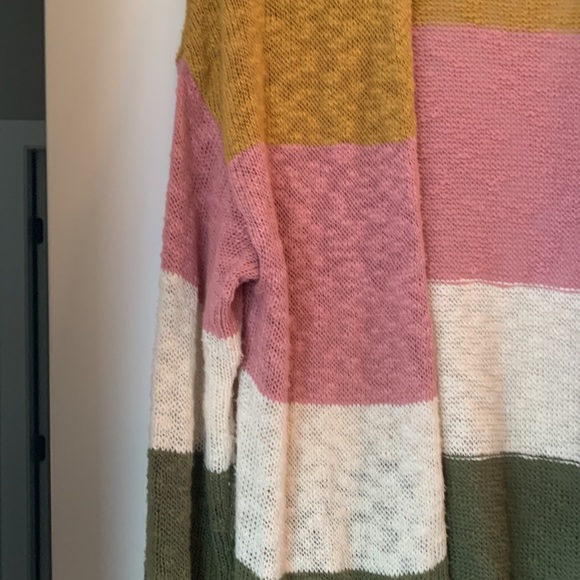 Cute lightweight sweater - Picture 3 of 3